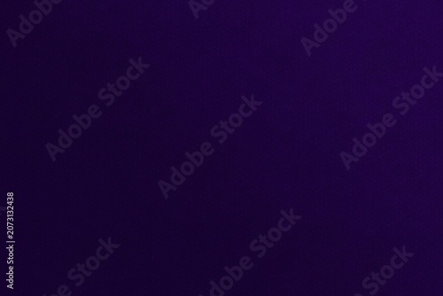 Bild auf Leinwand A deep, solid dark purple background featuring a fine-grained micro-texture and a clear, perceptible smooth gradient, offering a matte, velvety appearance reminiscent of high-end felt paper