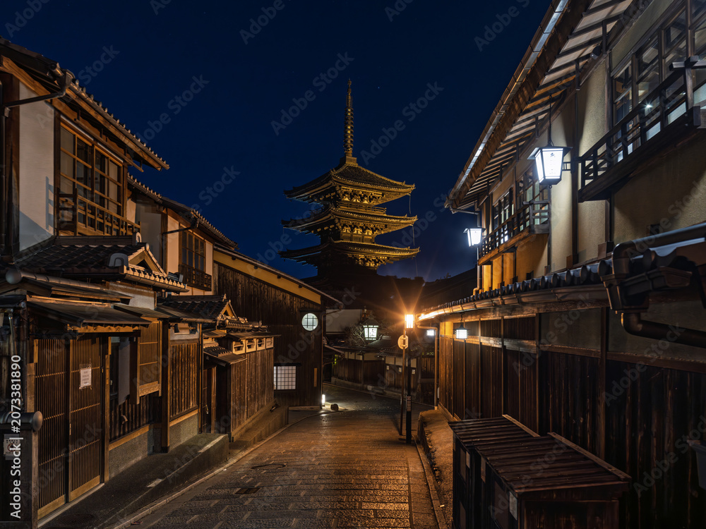 Fototapeta premium 日本京都八坂之塔夜景1