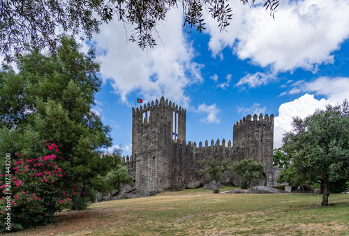 Foto Guimaraes Castle National symbol of the tenth century.Portugal