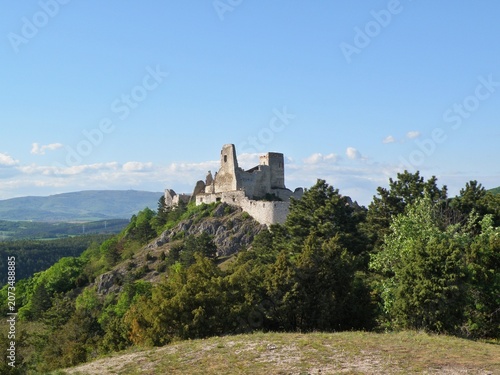 Canvas-taulu Čachtice Castle, Slovakia in summer
