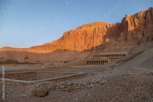 Konstfotografi Temple of Hatshepsut in morning glow, Luxor, Egypt