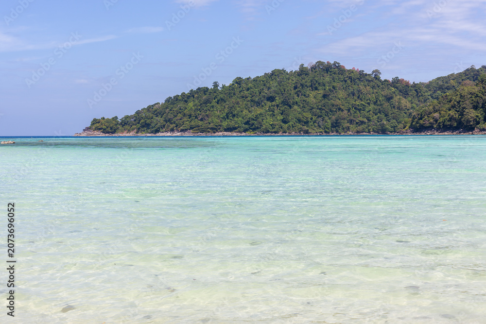 Fototapeta premium Koh Surin, Thailand. Tropical island in the Andaman Sea. Turquoise water, sandy beach, lush greenery.