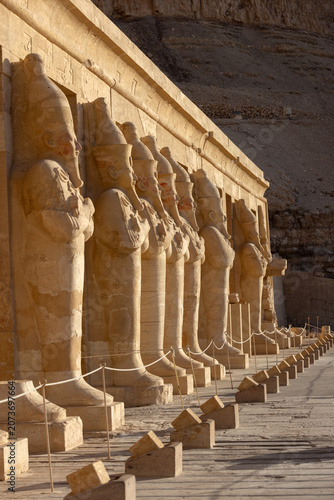 Canvastavla Columns of Temple of Hatshepsut near Luxor, Egypt