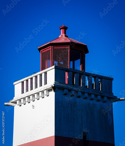 Canvas-taulu Brockton Point Lighthouse in Stanley Park Against a Deep Blue Sky, Vancouver, Br