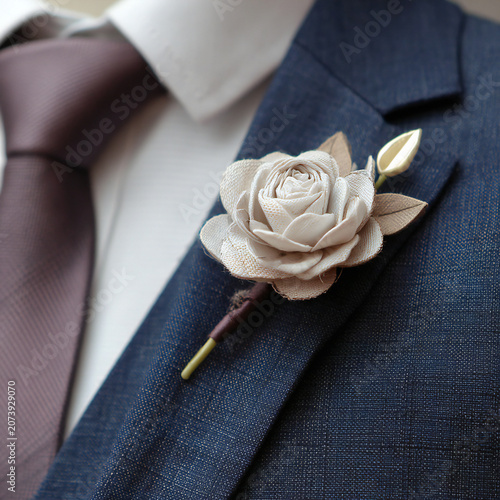Simple wedding groom flower pin