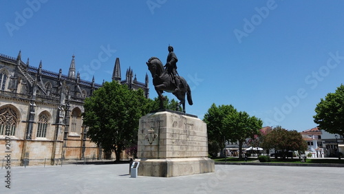 Fotografie O Mosteiro da Batalha é uma obra-prima da arquitetura gótica portuguesa, símbolo da história nacional e Património Mundial da UNESCO
