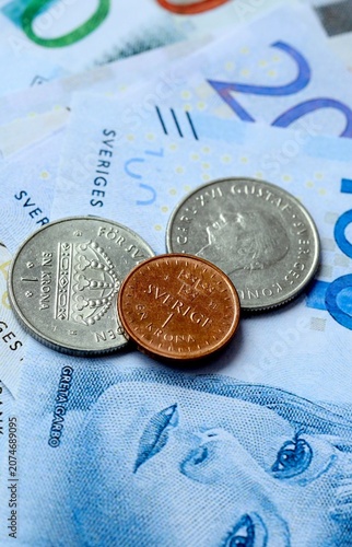Canvastavla Swedish krona money bills and coins on table