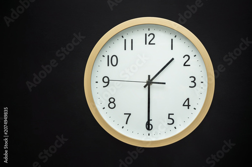 Wall clock showing 1:30 or 13:30