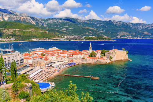 Cuadro en lienzo Budva, Montenegro. Panoramic view of old town.