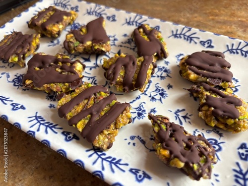 chocolate chip cookies with pistachios