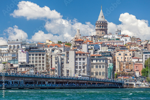 Cuadro en lienzo Galata Tower rising above the historic Beyoglu district skyline in Istanbul, Tur