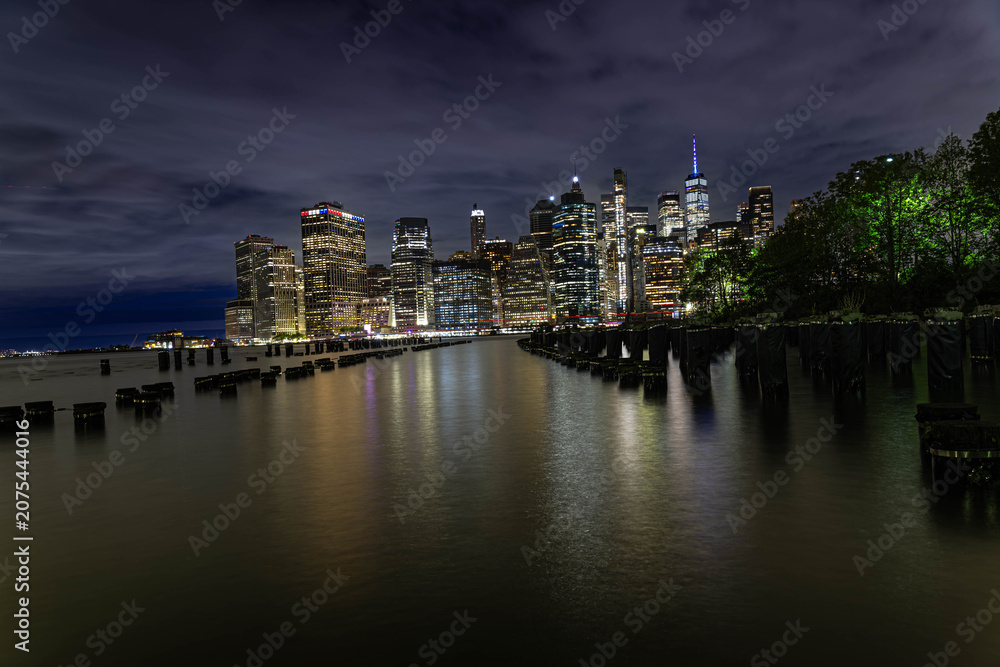 Fototapeta premium night view of the city