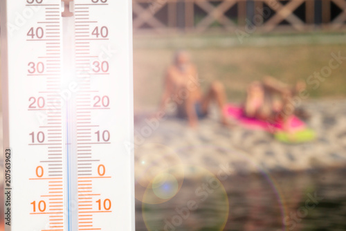 Foto thermometer extreme heat high temperature summer day outdoor weather measurement
