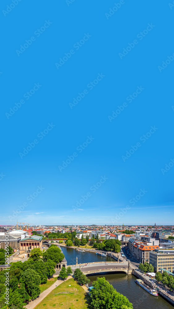 Obraz premium Blick über Berlin und Spree