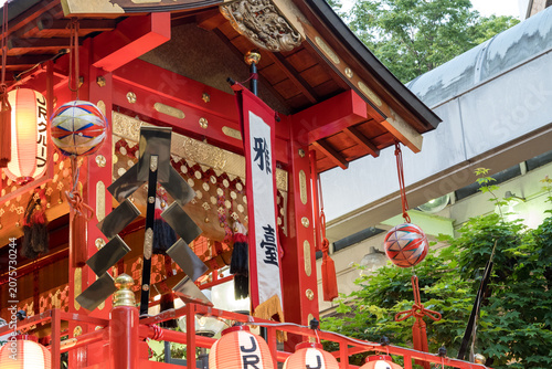 社の都を彩る仙台青葉まつりの山鉾