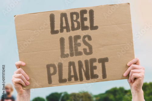 Tableau sur toile "Label lies planet" Product tags deceive about environmental impact