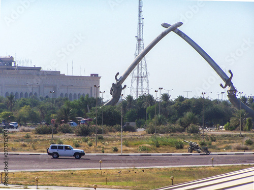 Fotografija Crossed Swords in the Green Zone, during Operation Iraqi Freedom in Baghdad, Ira