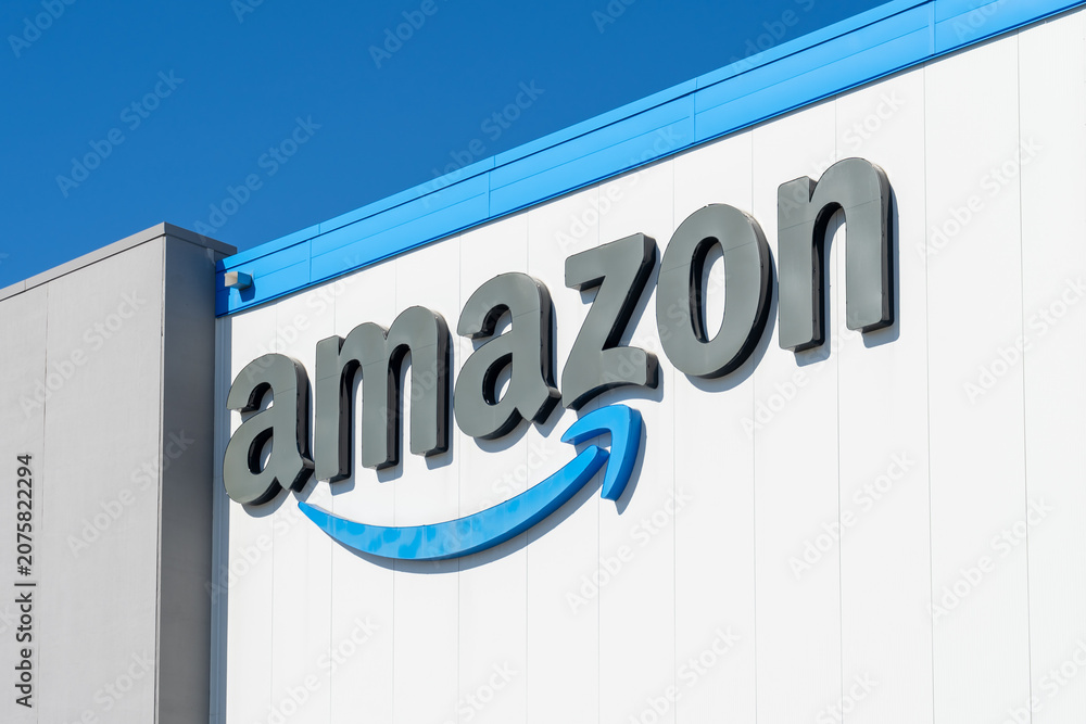 Obraz premium Toronto, Canada - June 27, 2026: Closeup Amazon logo on the exterior of a building. Toronto, Canada. American multinational technology company.