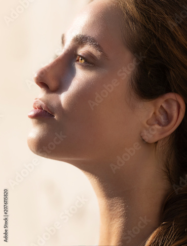 Profilo di donna