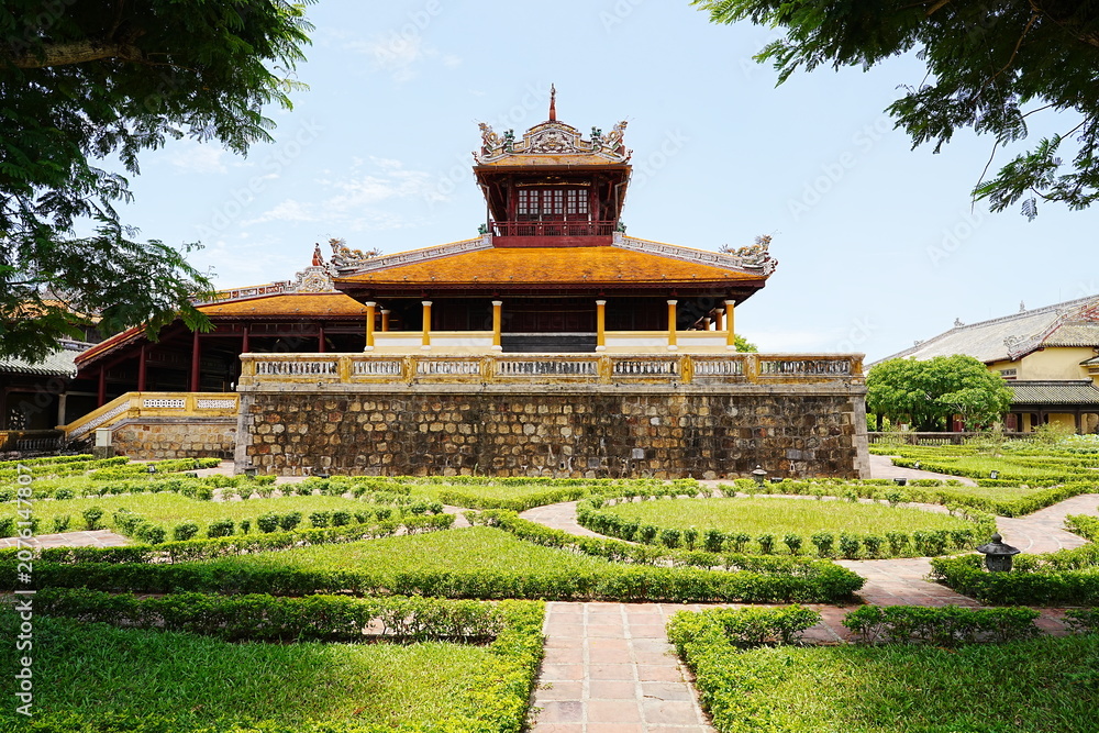 Obraz premium Historic Architecture of the Imperial City of Hue, UNESCO World Heritage Site in Vietnam - ベトナムの世界遺産 フエ王宮 阮朝王宮 歴史的な建造物 