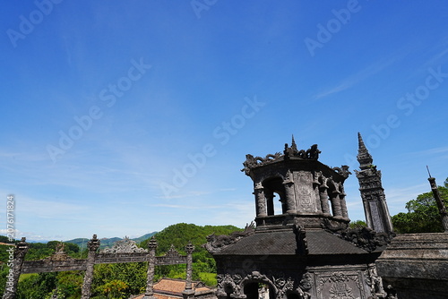 Khai Dinh Tomb in Hue, Vietnam, Historic Imperial Tomb and Unique Architecture - ベトナム フエ 歴史遺産 カイディン帝廟 壮麗な建築と彫刻
