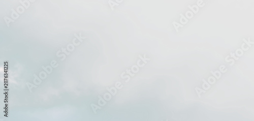 Canvastavla Cloud formation observed under clear sky with light shades in the background on