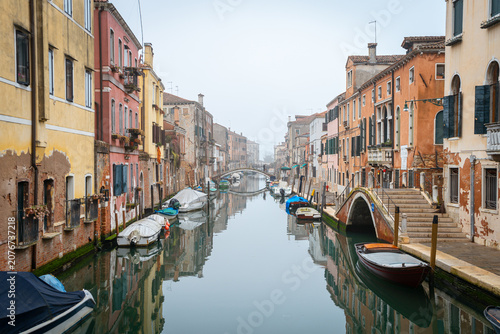 Fotografie street view of jewish quarter in venice, italy