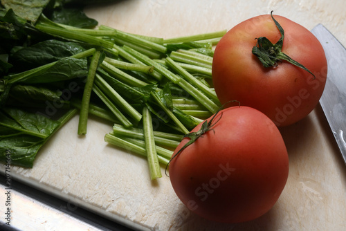 Fotografía 新鮮野菜　トマト ほうれん草