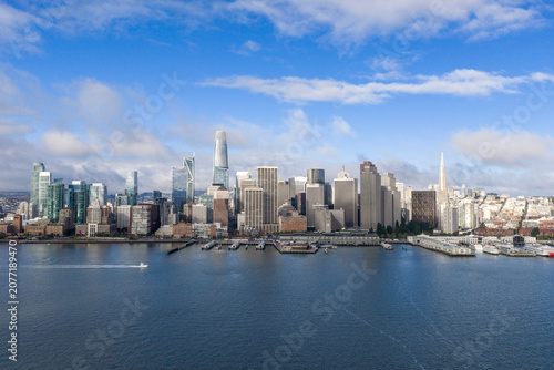 Canvastavla San Francisco cityscape featuring skyscrapers, including Salesforce Tower and Tr