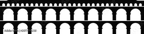 Foto Black and White Roman Aqueduct Arch Pattern with Repeating Arches, Historic Arch