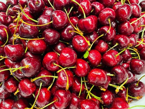 Juicy, ripe cherries with vibrant red hues and a sweet, slightly tart flavor. Perfect as a refreshing snack or as an ingredient in desserts, bringing a burst of color and taste to any dish.