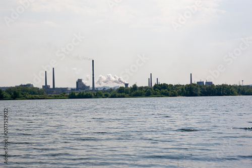 Tableau sur toile chemical poisoning production on the river bank