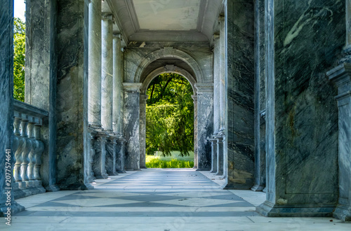 Schilderij op canvas Catherine Park and Tsarskoye Selo .Marble bridge in the park.