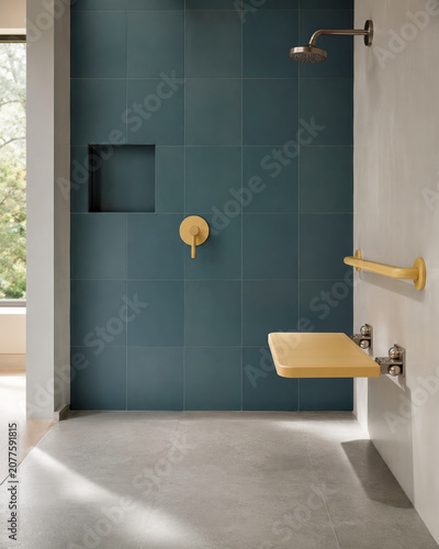Douche accessible avec siège rabattable et barre d'appui