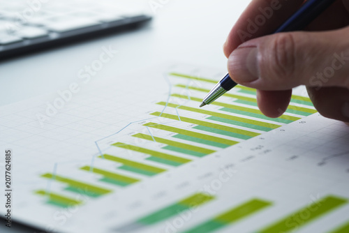 Cuadro en lienzo Business report and financial data analysis