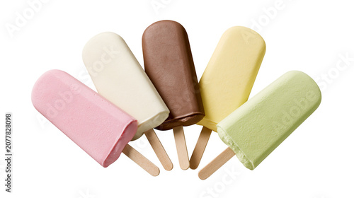 Valokuva Assorted fruit and chocolate ice cream bars on sticks
