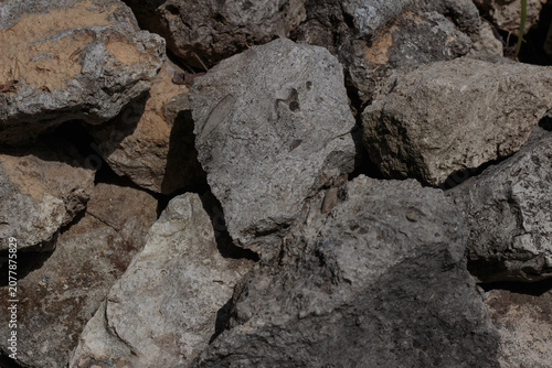 Foto Close-up of rough natural grey stones and rocks