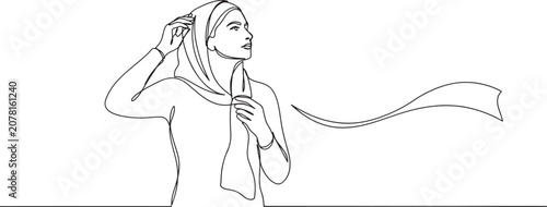 Foto A woman opposes the obligation to wear a headscarf