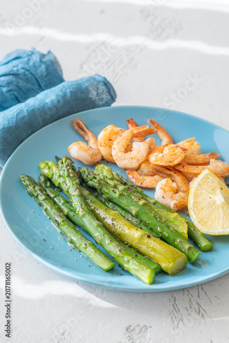 Pan Seared Shrimp With Asparagus Lemon And Garlic Healthy High Protein Dinner