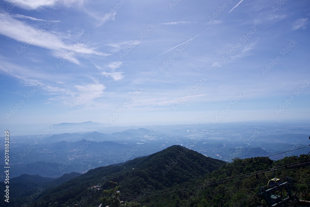 Obraz premium Scenic aerial panoramic view of Ba Na Hills mountains with cable car in Da Nang Vietnam