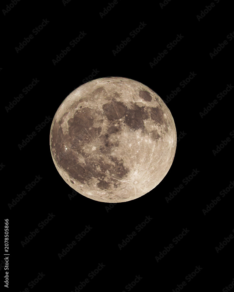 Obraz premium Detailed close-up photographs of the full Moon against a black night sky.