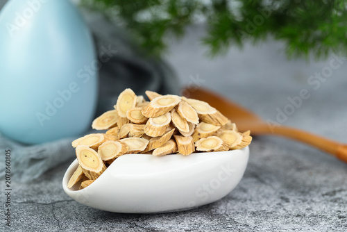 Quadro su tela Astragalus Root Slice Traditional Chinese Herbal Medicine