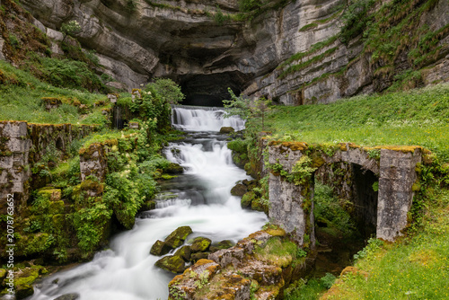 Source de la Loue à Ouhans dans le département du Doubs