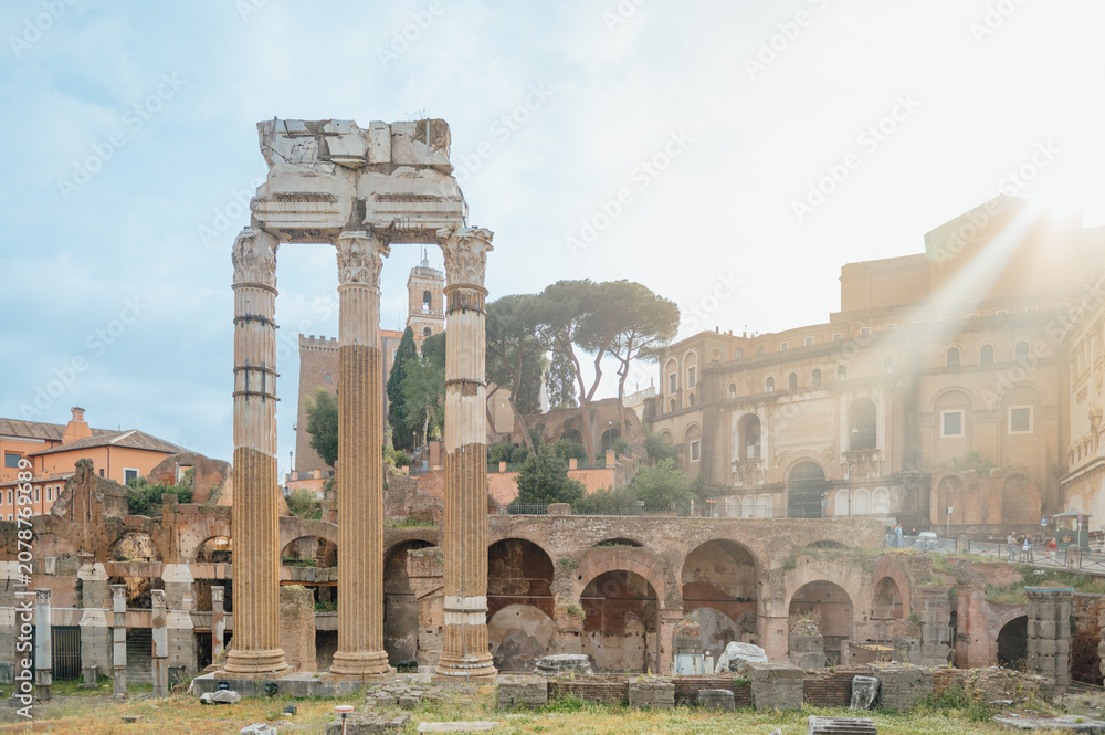Obraz premium Temple of Castor and Pollux ruins at the Roman Forum in Rome