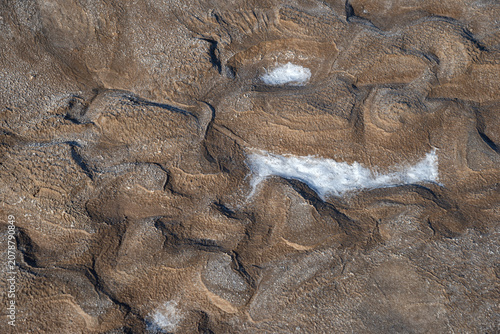 Cuadro en lienzo Bizarre patterns on the surface of the salt lake Baskunchak