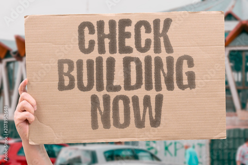 Cuadro en lienzo "Check building now" Immediate inspection prevents future disaster