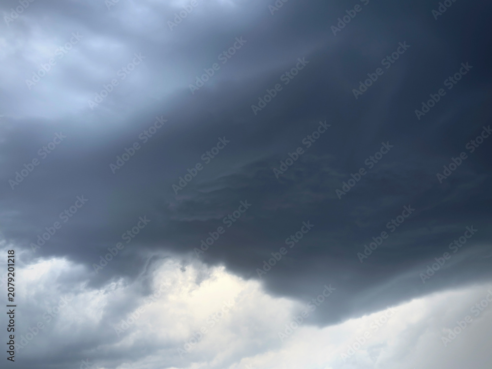 Fototapeta premium Ciel orageux, menaçant