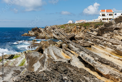 Canvas-taulu Paysage de la côte rocheuse du nord de l'île de Baleal, Portugal