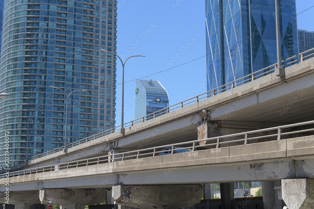 Obraz premium multi layer deck of the Gardiner Expressway (eastern section) and view of condo tower, TD Terrace, and CIBC Square, Toronto