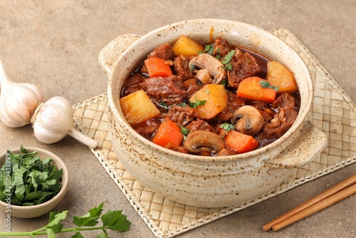 Canvastavla Classic French Beef Bourguignon, a rich and hearty slow-cooked beef stew made wi
